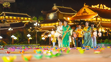 Xúc động khoảnh khắc nhiễu quanh tôn tượng Đức Phật đản sinh bày tỏ lòng tri ân Đức Thế Tôn