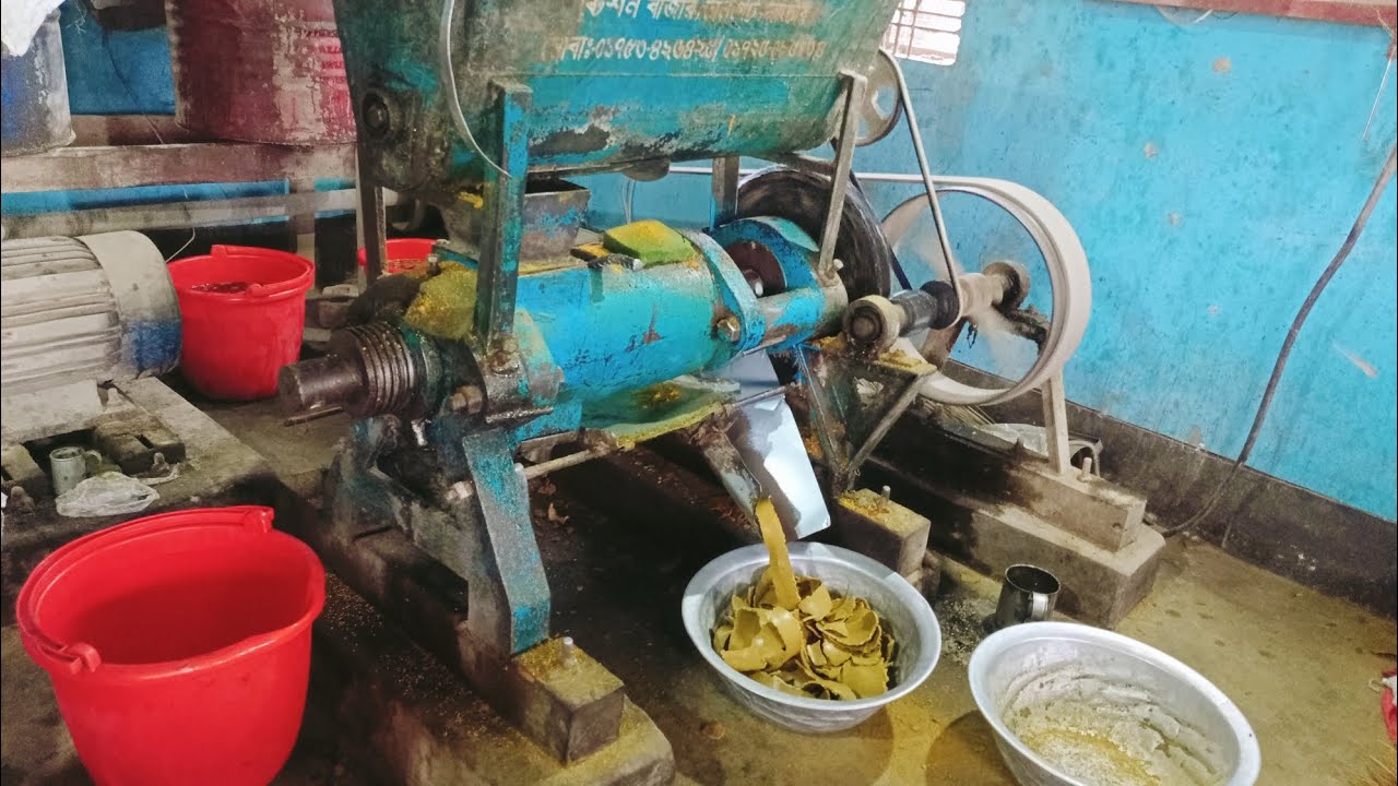 খাঁটি সরিষার তেল কিভাবে মেশিনে পিষে দেখুন!!! EngineerAgro YouTube