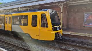 Tyne and Wear Metro 555005 at Cullercoats