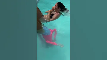 Eu na piscina 😉😎