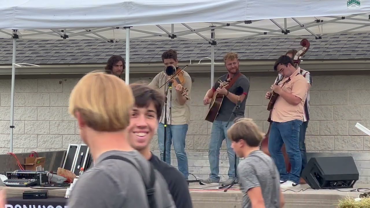 Jesses Barn & Gold Rush - Ironwood Drive Band