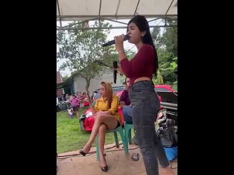 Bohay iya Montok Cukup Bodi Nenarik. Tapi ini Salah Mic apa Vokal #hutri77 #biduanhot