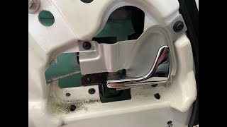 Lotus Exige or Elise Door Handle Removal and Lock Rod Clip Replacement