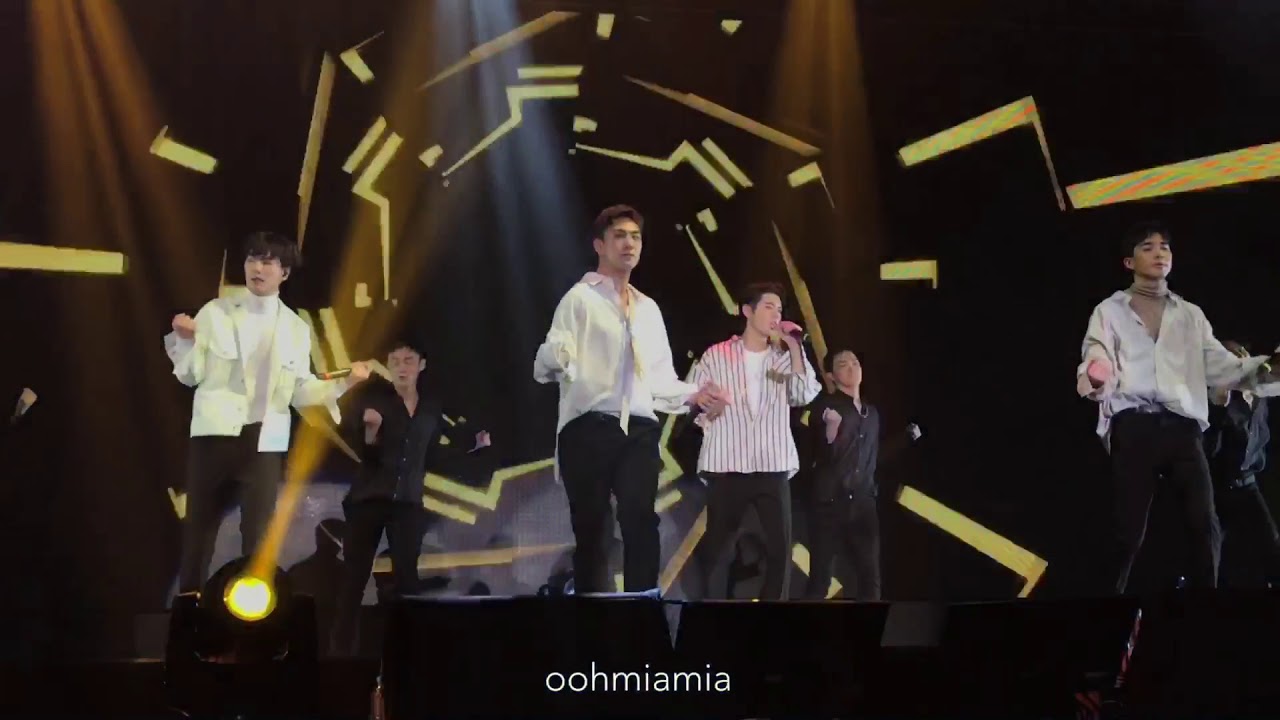 171029 - Nu’est W Special Concert in Taiwan / Good bye bye (鐘炫忘詞團員偷笑😏)