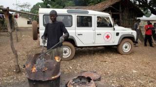 Land Rover & Red Cross helping in Sierra Leone