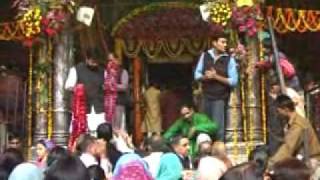 Vk sharma -- journalist india news channel presents ---vrindavan ke
mandir mein banke bihari ji saakshaat darshan ghar baithe keejiye.
shaayad yah a...