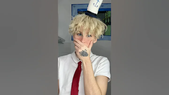 Sandy is out of oxygen and SpongeBob isn't helping her 😅