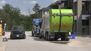 Child dies after being struck by recycling truck in Ont. neighbourhood