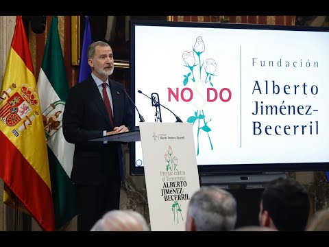 Acto de entrega a Su Majestad el Rey del IX Premio contra el Terrorismo Alberto Jim&eacute;nez Becerril&rdquo;