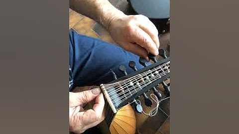 How to properly install the new Aquila CD lute bass strings