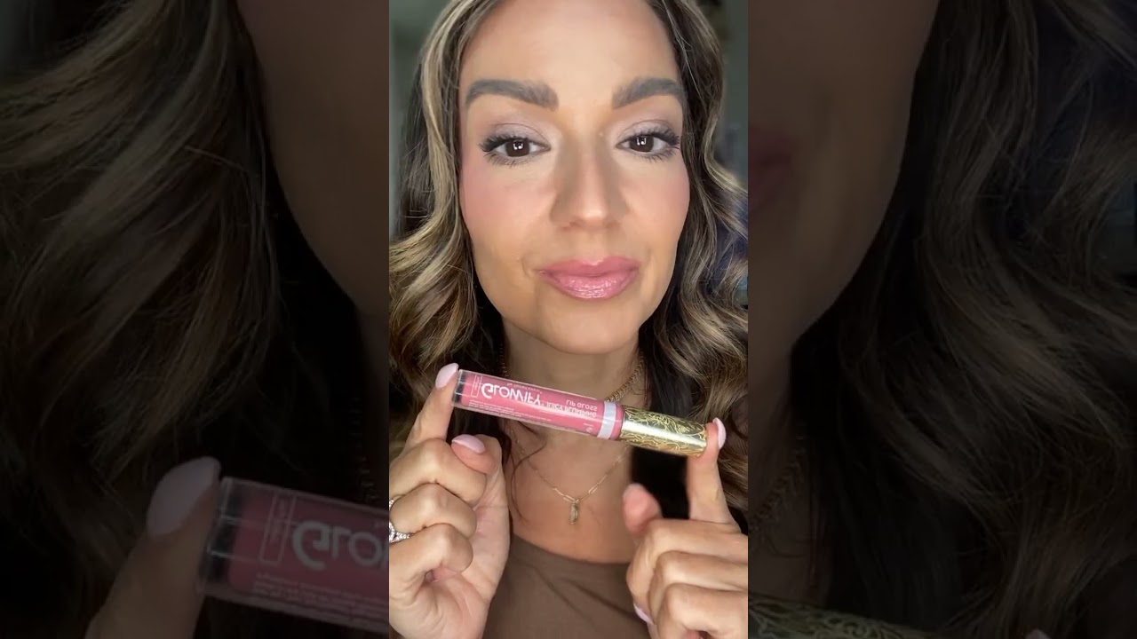 Glassy, juicy lips are IN! 🤩💋