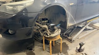 Download Lagu Bmw e61 lengéscsillapító és toronycsapágy csere MP3