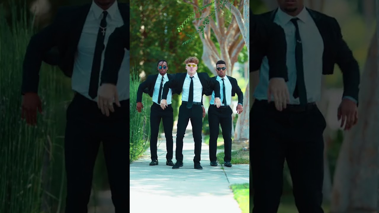 Men In Black 👽   #MIB #willsmith #meninblack #disney #shorts