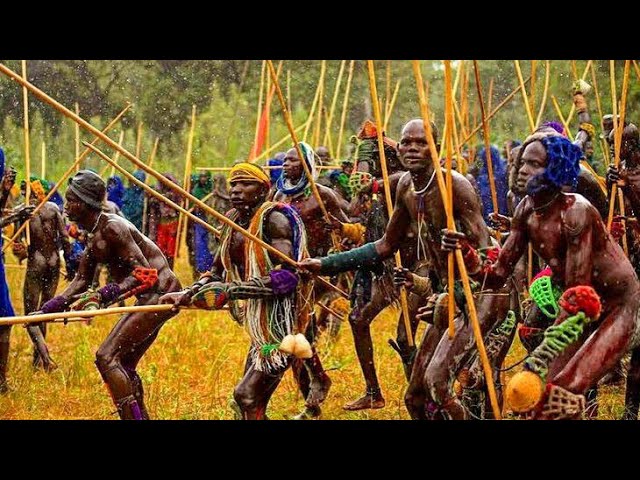 Surma Donga stick fighting - Omo Ethiopia, Once on the fiel…