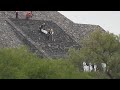 Мехико: на видео вооружённый мужчина стреляет в туристов у пирамид Теотиуакана