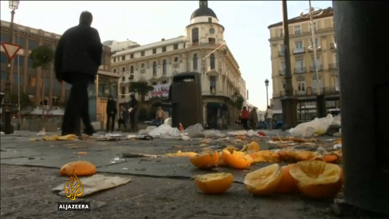 تتزايد كميات القمامة في شوارع مدريد