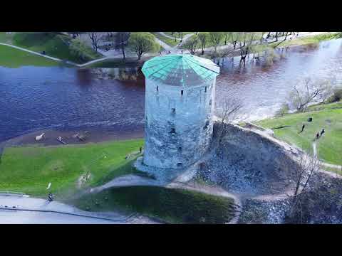 Video: Gremyachaya tower description and photo - Russia - North-West: Pskov