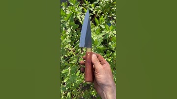 Tôi làm con dao lọc thịt heo bằng thép mảnh bom Nhật sắc bén như nước không thể chê vào đâu được