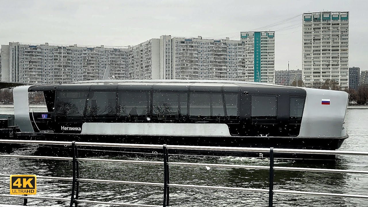 Аквабус. Прогулка по Москве-реке в мороз - YouTube