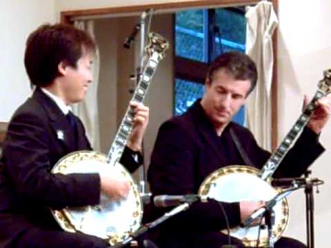 Duelling Banjos with Sean Moyses and Ken Aoki.
