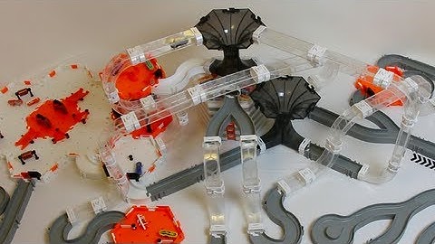 HexBug Nano V2 - Large Double Black Hole MAZE challenge - How many V2 bugs can solve this?