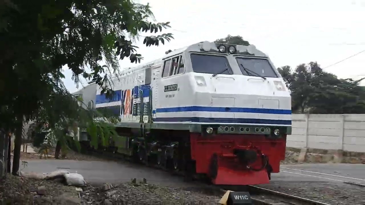 Conair Velvet Touch Paddle Cushion Hair Brush