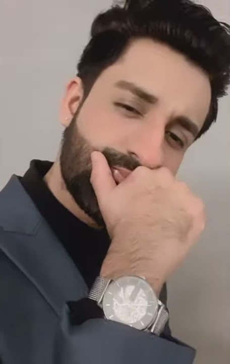 SUIT UP LIKE A BOSS IN SECONDS
