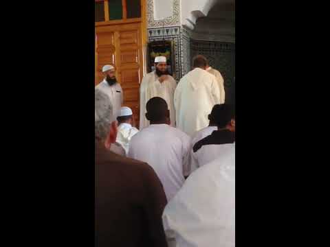 فرنسي يعلن إسلامه بعد صلاة الجمعة بمسجد أحد حي التمديد أكادير