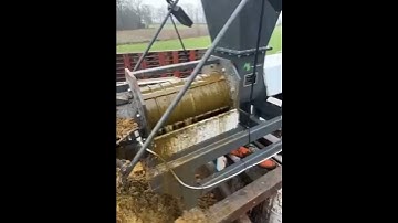 Cow Dung Dewatering Machine | Screw Manure Separator