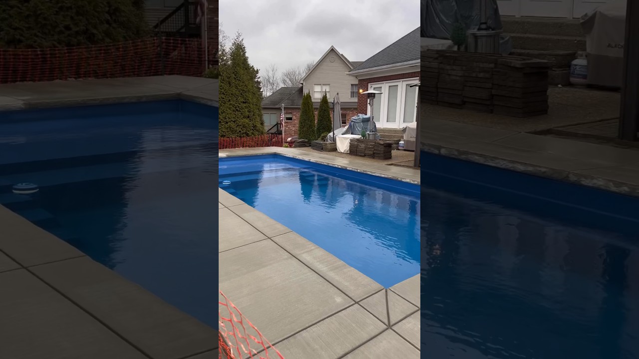 Строительство бассейна из стекловолокна за 60 секунд #строительство #сделайсам #строительствобасс...