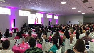 Evento alusivo ao Outubro Rosa reúne mulheres em...