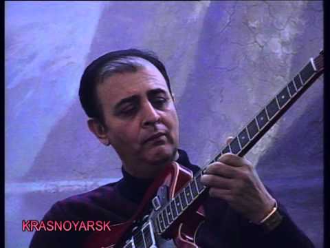 Mahmud İsmayil Oglu - O Qara Gozlerinin Qemzesi Yandirdi Meni (GİTARA )(KRASNOYARSK 2016)