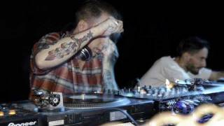 Andrew Weatherall &amp; Ivan Smagghe Back 2 Back Live @ Nest, London, England - 24-06-2011