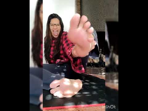 Giantess feet