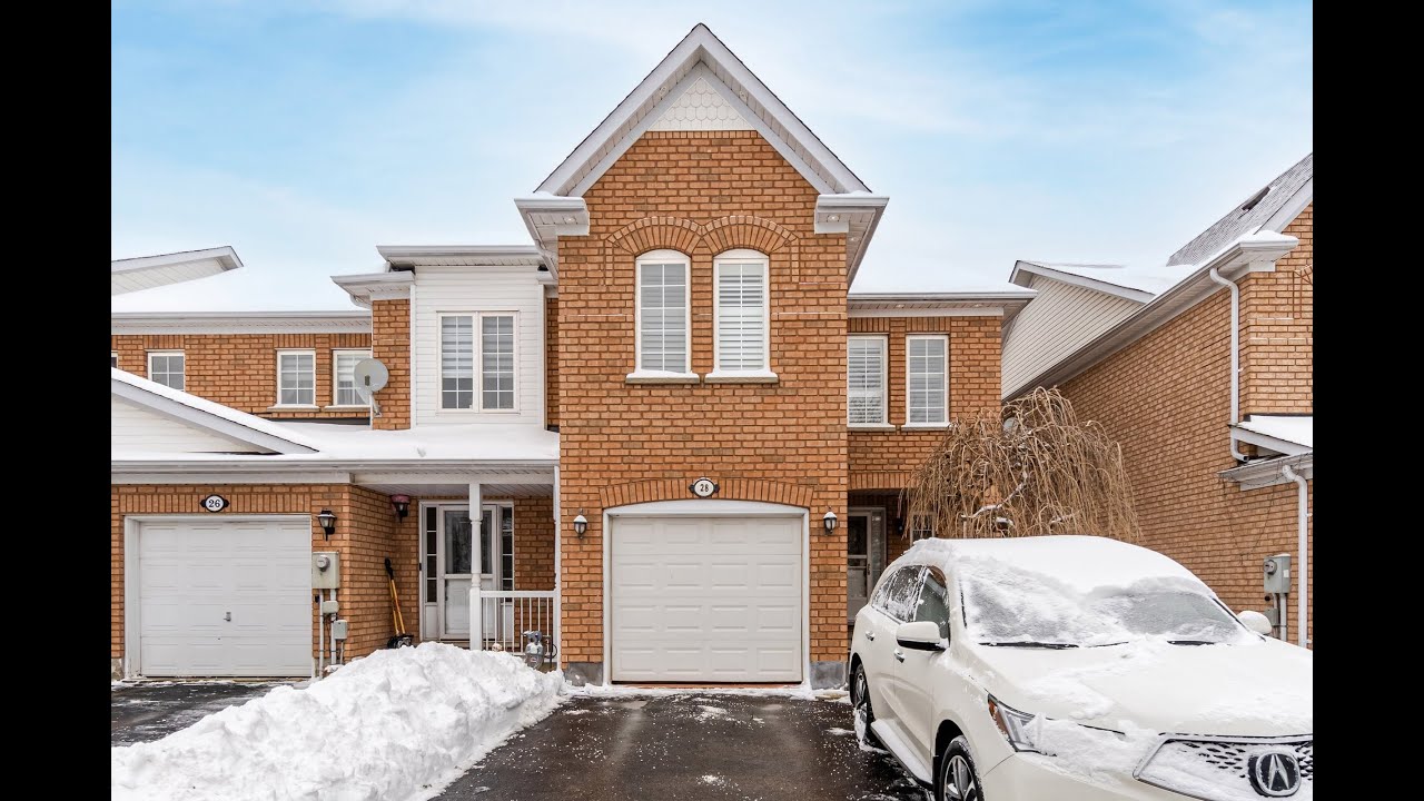 28 Queen Anne Drive, Brampton Home by Satwant Panag and Jassi Panag