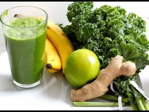 glowing-green-smoothie-for-glowing-clear-skin-and-shiny-hair-(beauty-detox-solution)