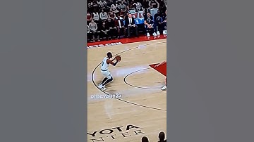 MIKE CONLEY WITH THE *SHOOK STEP BACK* SHOT OVER FRED VANVLEET 🤯🏃‍♂️💥#mikeconley #nba #stepback #2k