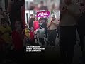 🤖🎶 Robot baila tamborita y sorprende en Santa Cruz | #LaRazónViral
