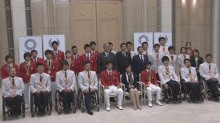 白井健三選手らに都栄誉賞 小池知事が贈呈