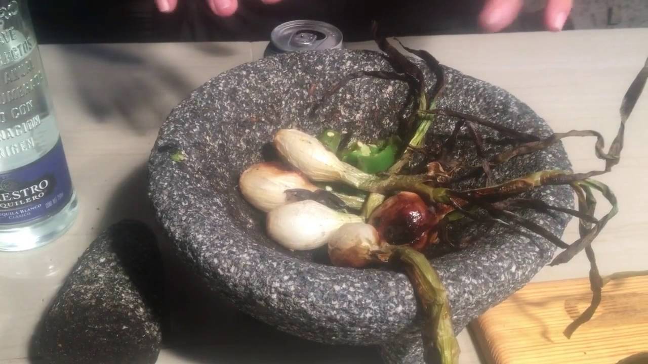 Guacamole Toreado con Chicharrón de la Ramos y Menta GrilledBros