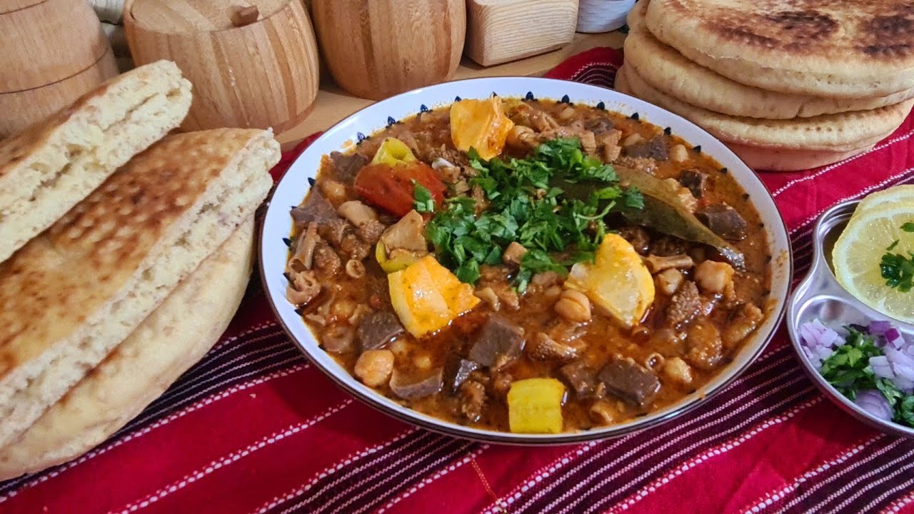 ناكل ونتبنن🔥كمونية العيد بنينة عسل بطريقة سهلة وميني مطلوع السميد وفرينة القمح الكامل