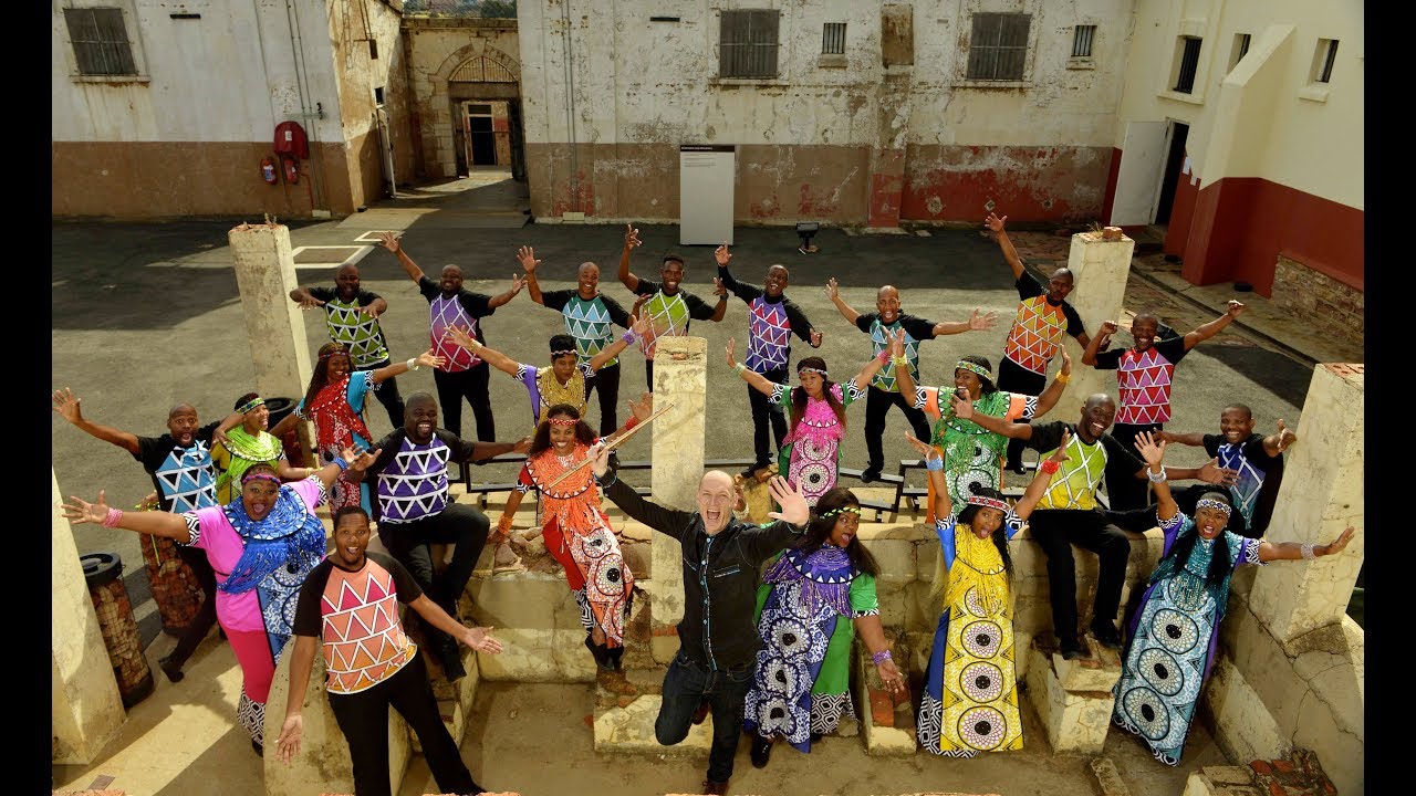 Mandela Medley (Symphonic Soweto) - Wouter Kellerman (Flute) & Soweto Gospel Choir