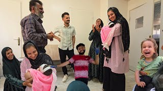 Download Lagu Shirvan and Jan Bibi's intimate meeting with the family's little girl🤱🏻@PerenOriginal MP3 Download Lagu Shirvan and Jan Bibi's intimate meeting with the family's little girl🤱🏻@PerenOriginal MP3