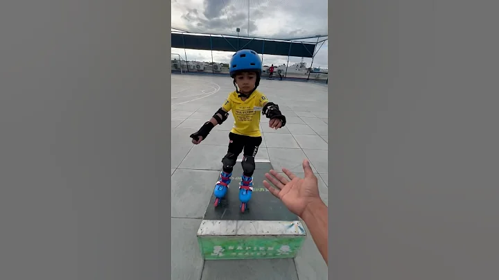 4 yrs kid skating ! Skate session ! Skating classes in Mysore ! Oxelo skates