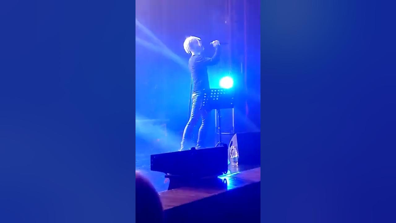 шаман концерт. выступление художника на сцене. шаман концерт. ярослав шаман певец концерт. ярослав шаман певец концерт.