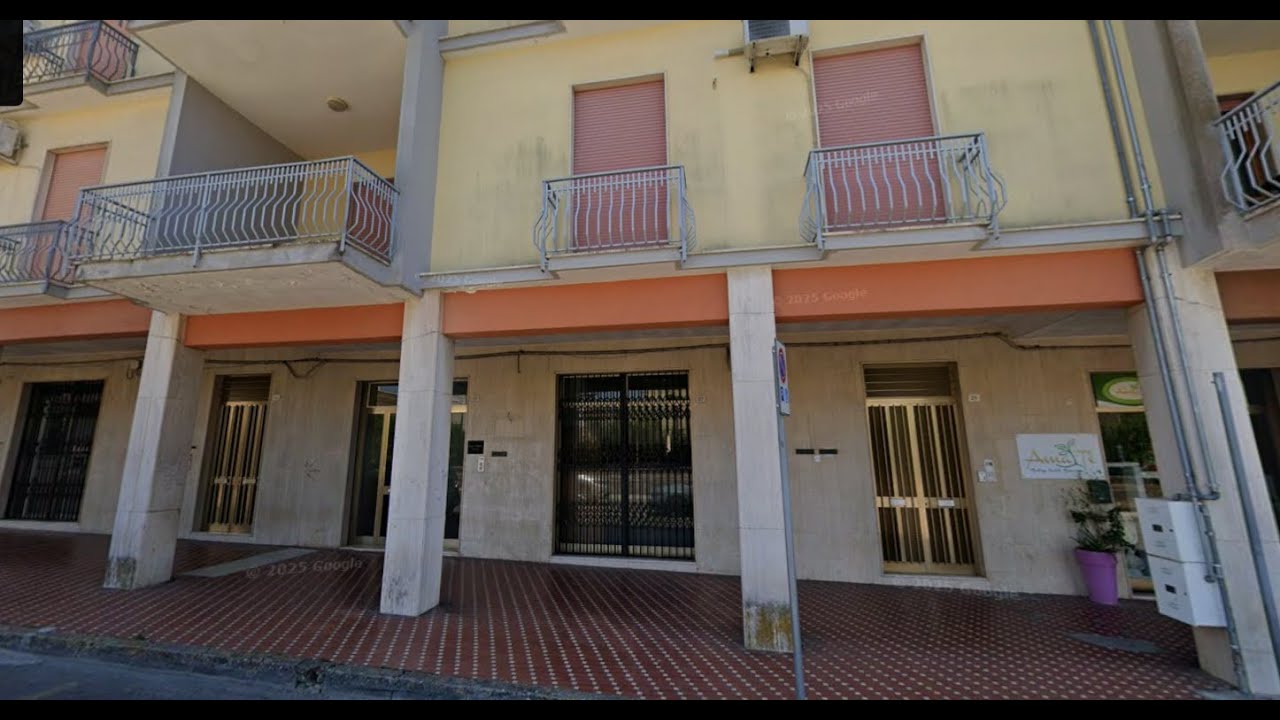 Ampio appartamento con terrazza panoramica, garage e finiture di pregio a Parabita!