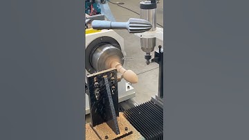 Máy tiện gỗ CNC gia công chi tiết song cầu thang