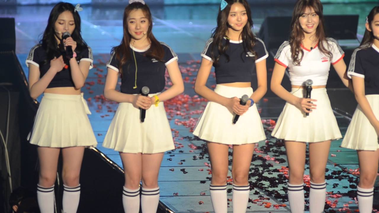 Knock Knock Knock (똑똑똑) - I.O.I (아이오아이) Live @ 'Chrysalis' Press Showcase