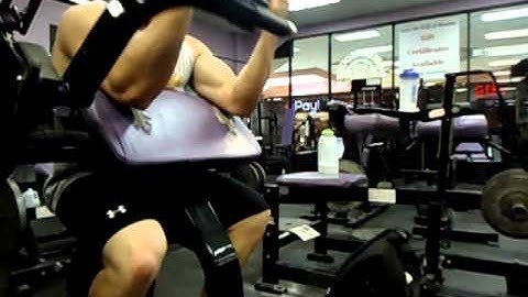 Machine Preacher Curl Dropset