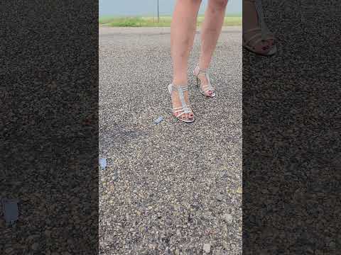 High heels smoke crush #crushexperiment #asmrcrush #highheels #walkinginheels #Pebbles